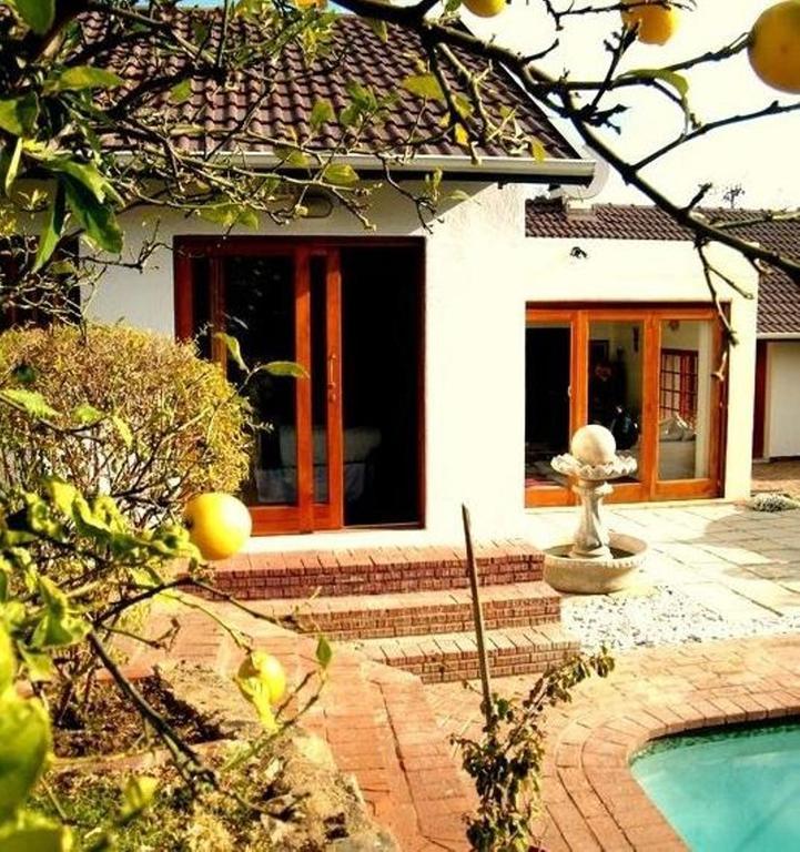 Mizizi House Of Sandton B & B Joanesburgo Exterior foto