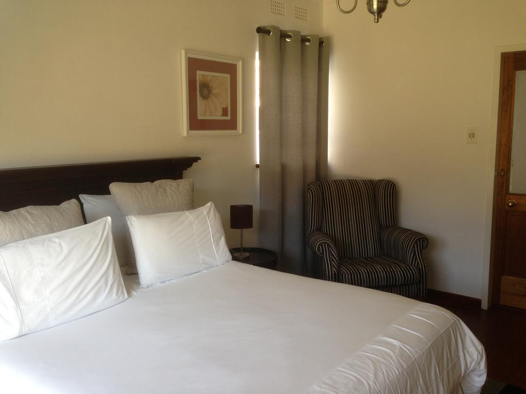 Mizizi House Of Sandton B & B Joanesburgo Exterior foto