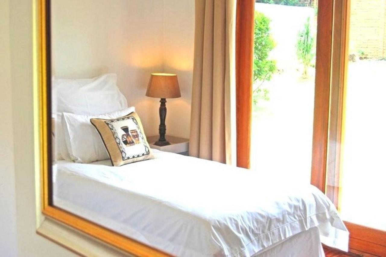 Mizizi House Of Sandton B & B Joanesburgo Exterior foto